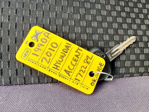 Used 2010 Hyundai Accent GS image 29