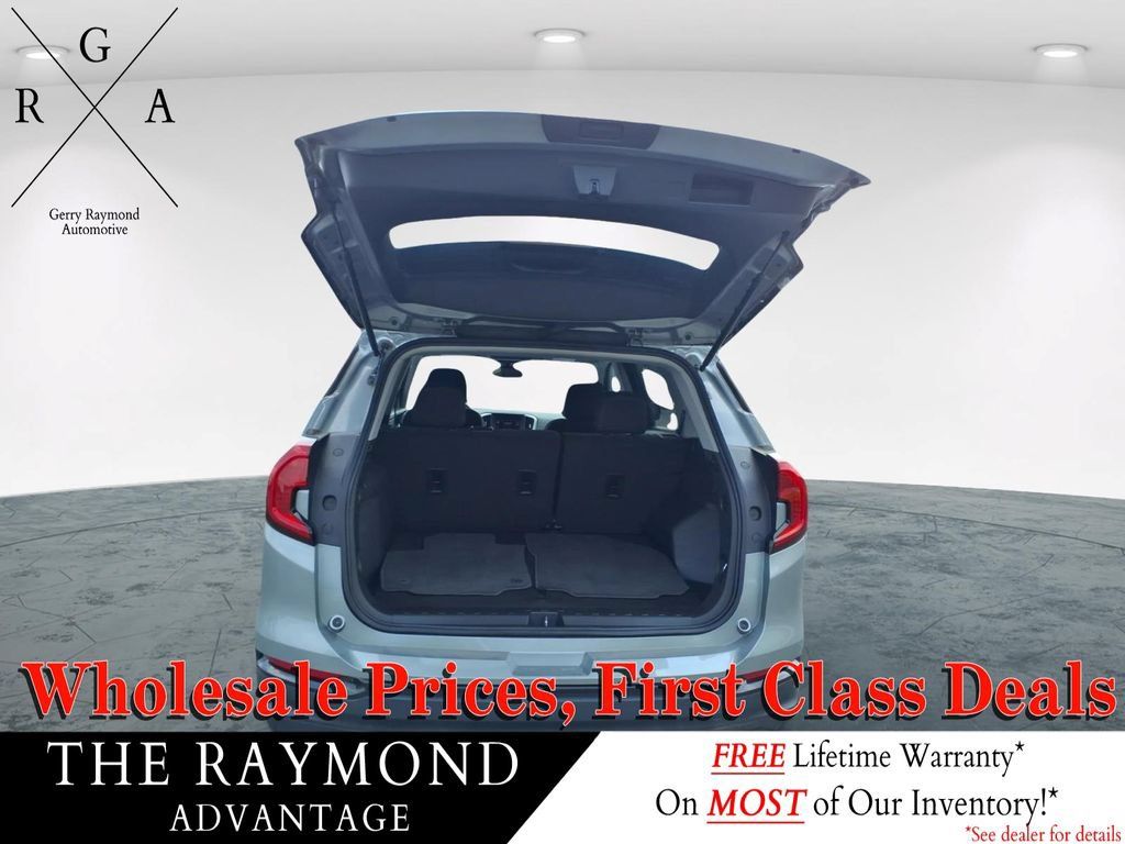 Used 2023 GMC Terrain SLE w/ Elevation Edition AWD/4WD image 14