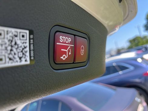 Certified 2026 Mercedes-Benz GLC 300 4MATIC image 17