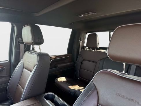 Used 2024 GMC Sierra 2500 Denali w/ Denali Reserve Package AWD/4WD image 17