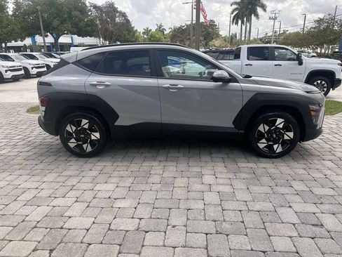Used 2025 Hyundai Kona SEL FWD image 14