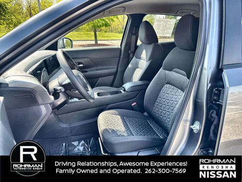 Used 2025 Nissan Kicks SV AWD/4WD image 11
