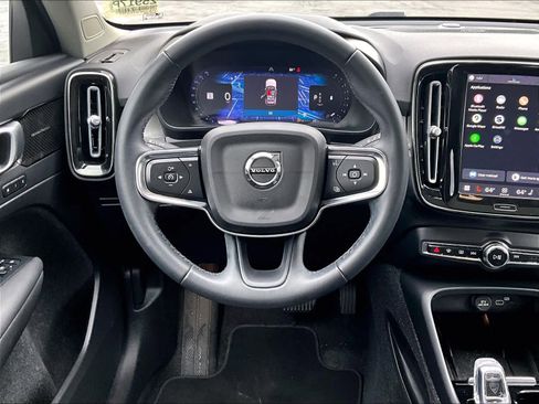 Used 2023 Volvo XC40 B5 Ultimate AWD/4WD image 8