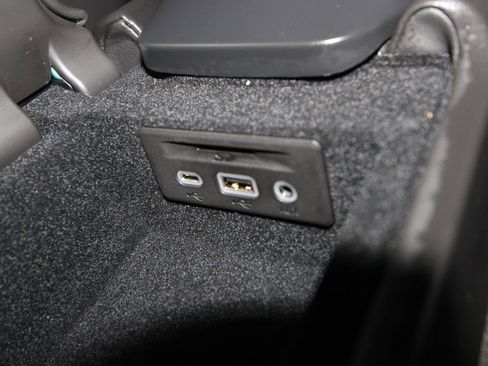 Used 2023 Chevrolet Corvette Stingray Coupe w/ 1LT image 18