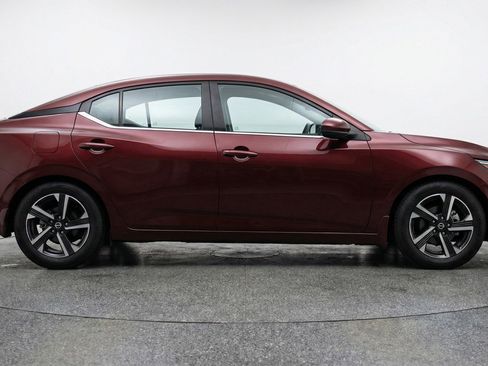 Used 2025 Nissan Sentra SV FWD image 11