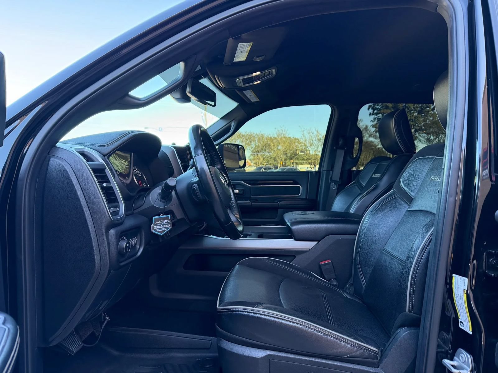 Used 2021 RAM 2500 Laramie w/ Night Edition AWD/4WD image 9