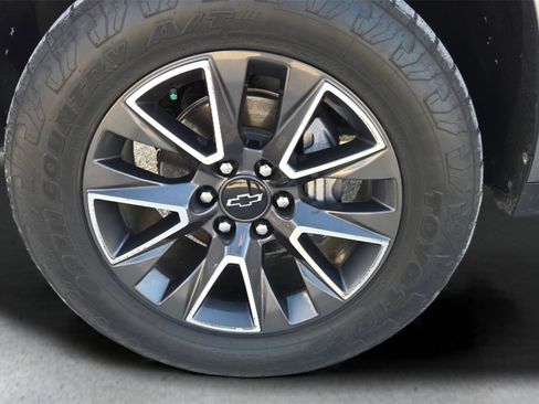 Used 2021 Chevrolet Suburban Z71 image 19