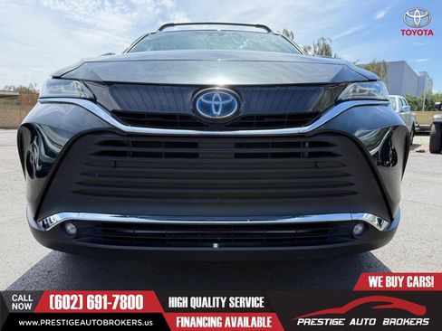 Used 2023 Toyota Venza XLE AWD/4WD image 7