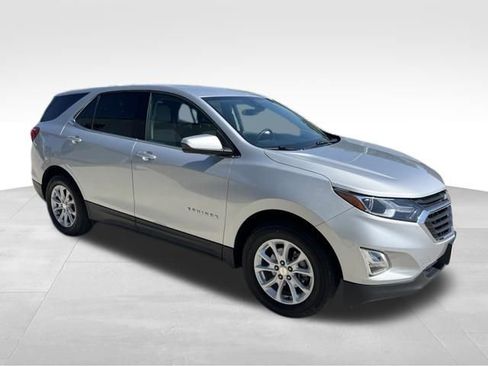 Used 2020 Chevrolet Equinox LT w/ Driver Convenience Package AWD/4WD image 9