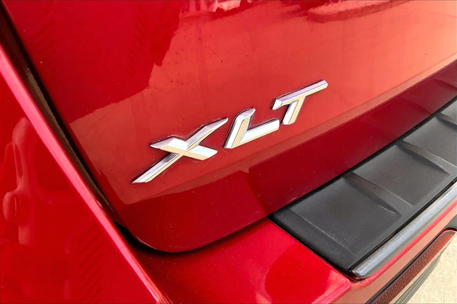 Used 2021 Ford Explorer XLT w/ Equipment Group 202A RWD image 31