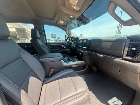 Used 2024 Chevrolet Silverado 2500 LTZ w/ LTZ Convenience Package AWD/4WD image 16