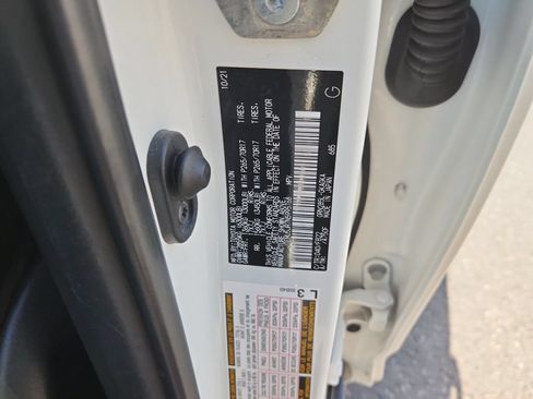 Used 2022 Toyota 4Runner SR5 AWD/4WD image 20