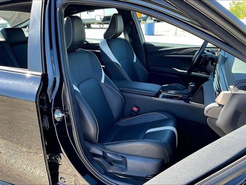 Used 2025 Toyota Camry SE FWD image 7