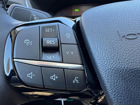 New 2025 Ford Escape SE w/ Class II Trailer Tow Package image 12