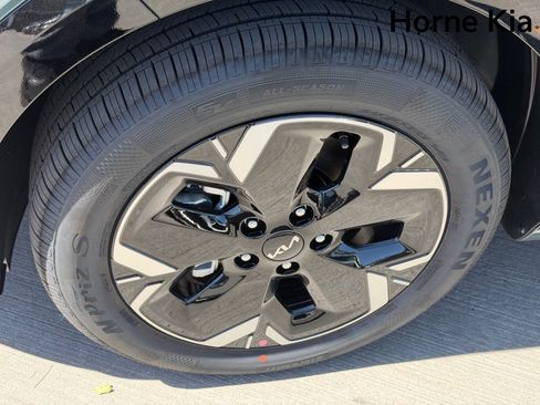 New 2026 Kia Niro Wave FWD image 8