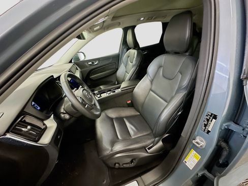 Used 2023 Volvo XC60 B5 Core w/ Climate Package image 13
