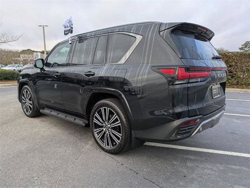 Certified 2024 Lexus LX 600 4WD w/ Appearance Package image 6