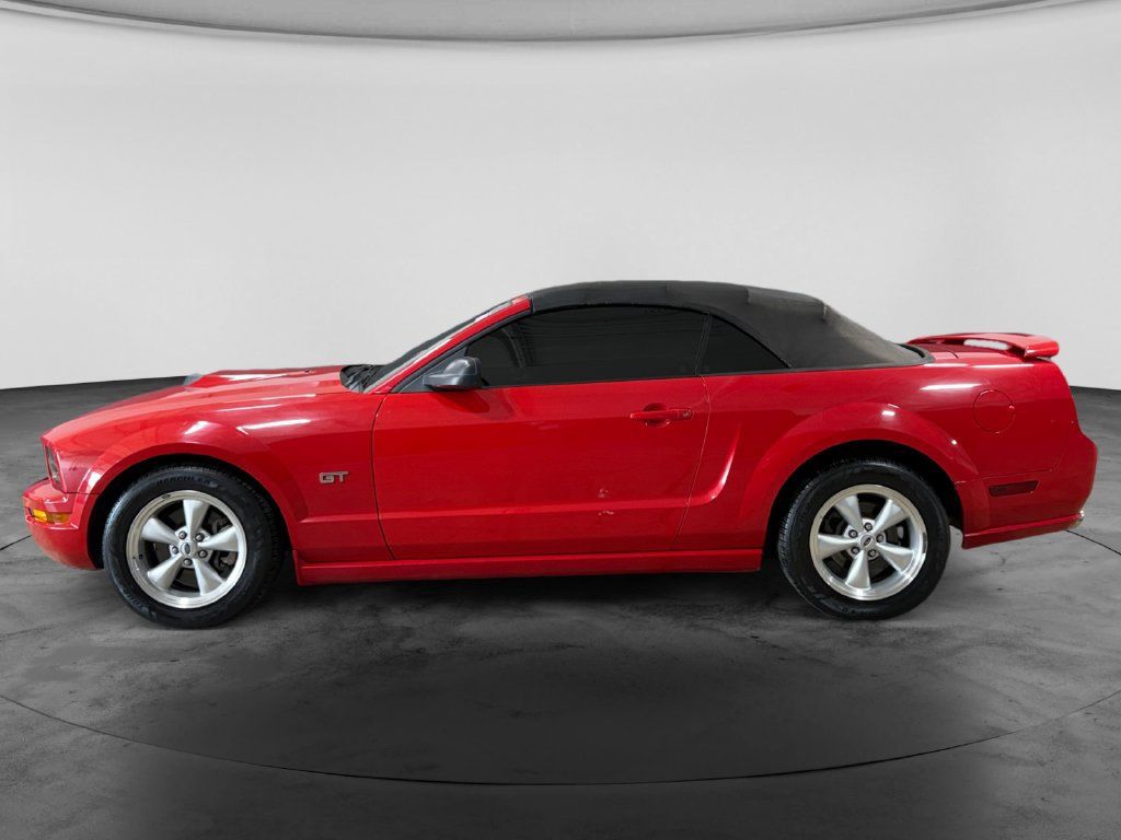 Used 2005 Ford Mustang GT RWD image 6