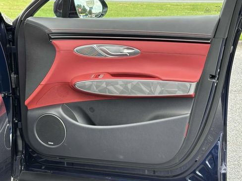 Used 2025 Genesis GV70 3.5T Sport w/ Sport Advanced Package image 9