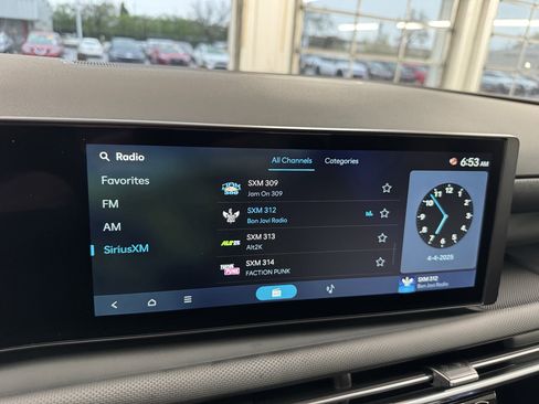 New 2025 Hyundai Santa Cruz SE image 5