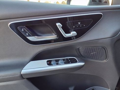 Used 2025 Mercedes-Benz GLC 300 image 14