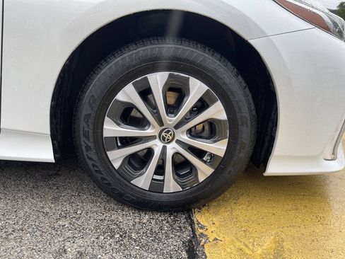 Used 2021 Toyota Prius Prime XLE FWD image 11