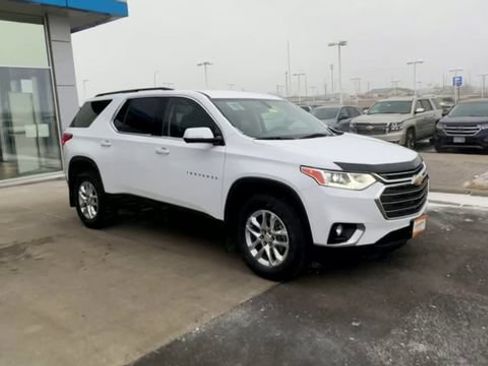 Used 2019 Chevrolet Traverse LT w/ LPO, Floor Liner Package AWD/4WD image 2