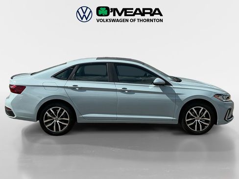 New 2026 Volkswagen Jetta SE FWD image 6