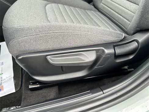 Used 2025 Kia K4 EX image 12