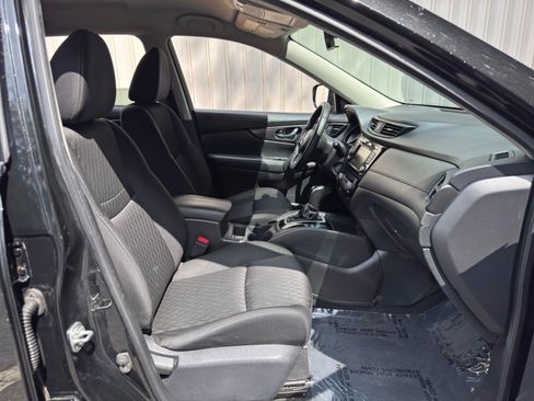 Used 2020 Nissan Rogue SV FWD image 14