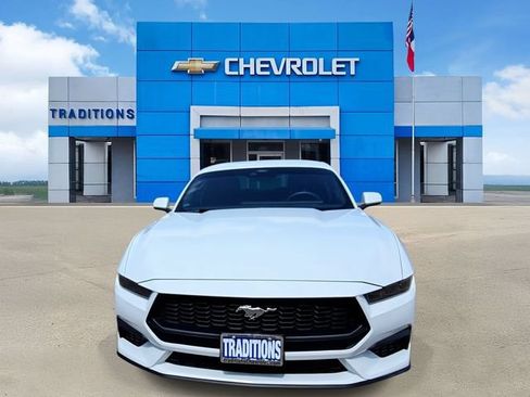 Used 2025 Ford Mustang Premium RWD image 4
