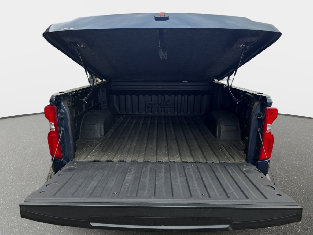Used 2023 Chevrolet Silverado 1500 High Country w/ High Country Premium Package AWD/4WD image 14