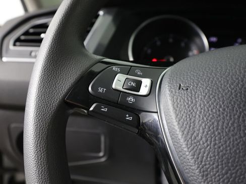 Used 2021 Volkswagen Tiguan S FWD image 32