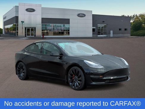 Used 2022 Tesla Model 3 Performance image 2