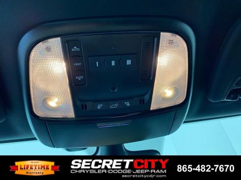 Used 2025 Dodge Durango GT AWD/4WD image 20