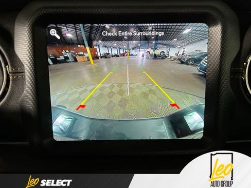 Used 2023 Jeep Gladiator Overland AWD/4WD image 19