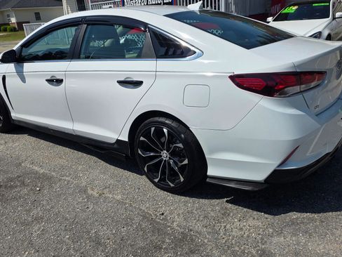 Used 2019 Hyundai Sonata SE w/ Cargo Package FWD image 6