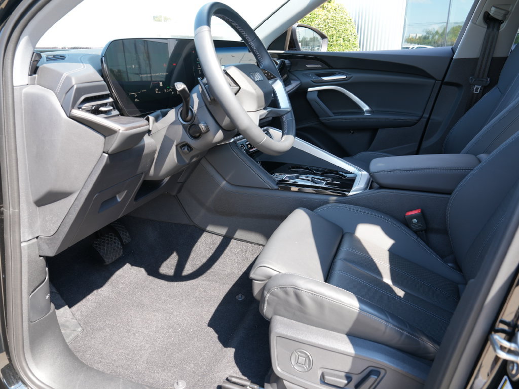 Used 2025 Audi Q5 Premium Plus w/ Premium Plus AWD/4WD image 21