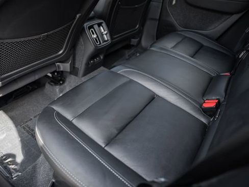 Certified 2023 Volvo XC40 B5 Ultimate w/ Protection Package Premier image 36