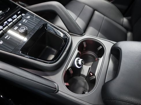 Certified 2025 Porsche Cayenne image 15