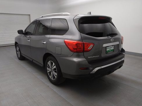 Used 2020 Nissan Pathfinder SV image 5