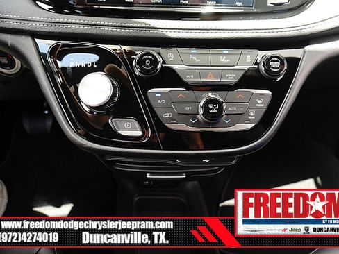 New 2027 Chrysler Pacifica Select FWD image 23