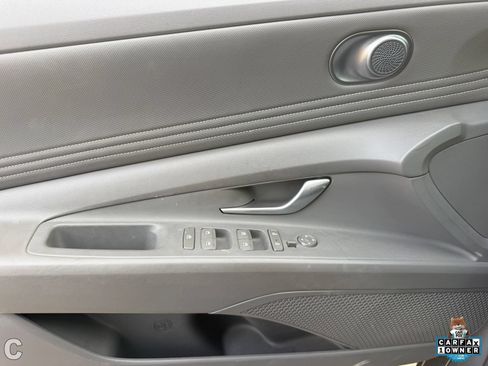 Used 2023 Hyundai Elantra SEL w/ Convenience Package FWD image 15