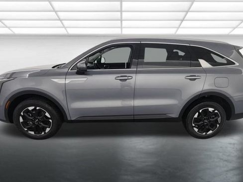 Used 2024 Kia Sorento S AWD/4WD image 3