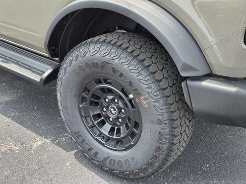 New 2026 Ford Bronco Outer Banks w/ Sasquatch Package AWD/4WD image 7