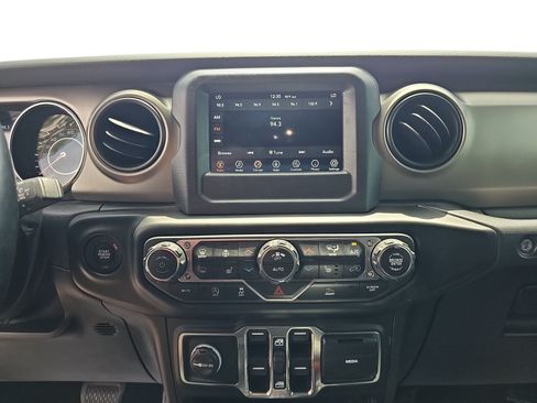 Used 2021 Jeep Wrangler Unlimited Sport AWD/4WD image 17