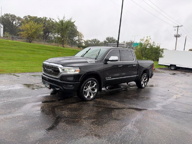 Used 2019 RAM 1500 Limited w/ Body Color Bumper Group AWD/4WD image 3