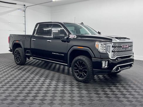 Used 2021 GMC Sierra 2500 Denali w/ Denali Black Diamond Edition AWD/4WD image 7