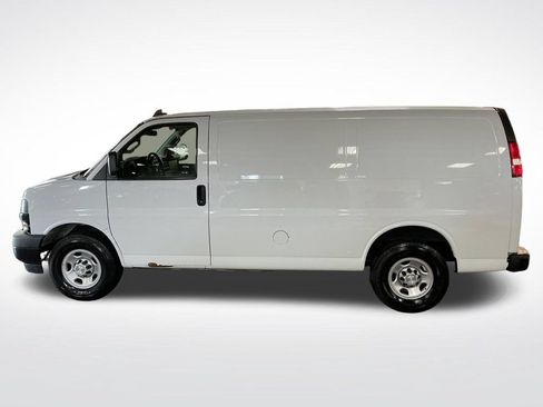 Used 2019 Chevrolet Express 2500 w/ Driver Convenience Package RWD image 2