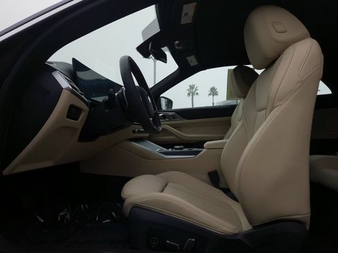 Used 2025 BMW 430i Convertible w/ Convenience Package image 10